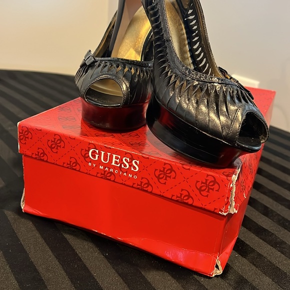 Guess Women's Black Sling Back with Peep Toe 4.5" Heels - Picture 7 of 9